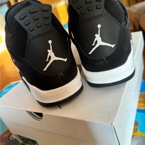 Air Jordan retro 4 Thunder white